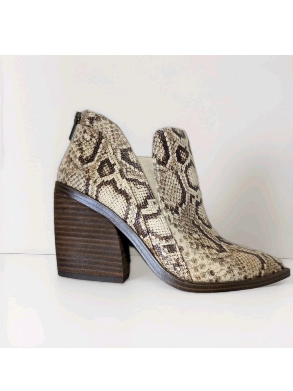 Vince Camuto VC Gradina Snake Print Leather Ankle Bootie Zip Size 9.5